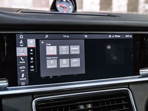 Used 2018 Porsche Panamera 4 image 26