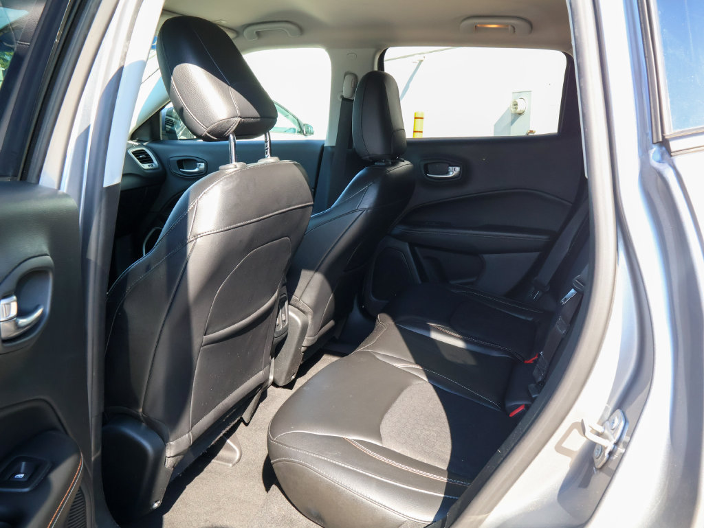 Used 2018 Jeep Compass Latitude w/ Popular Equipment Group AWD/4WD image 14