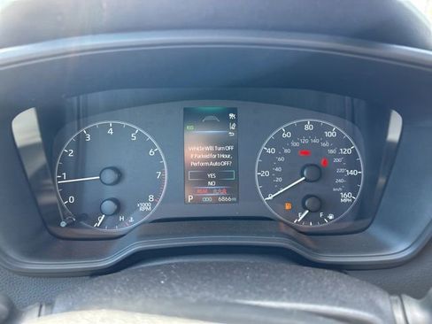 Used 2025 Toyota Corolla SE image 10