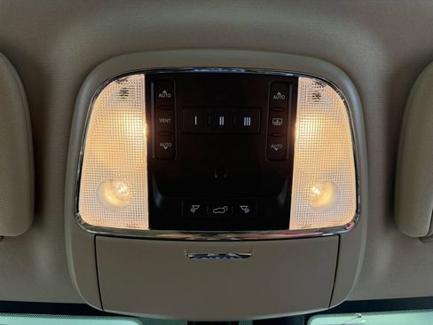 Used 2020 Jeep Grand Cherokee Limited w/ Luxury Group II RWD image 23