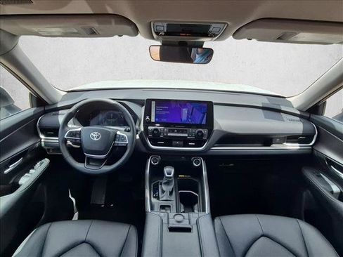 Used 2026 Toyota Grand Highlander FWD image 18