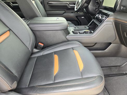 Used 2024 GMC Sierra 2500 AT4 w/ AT4 Premium Plus Package AWD/4WD image 15