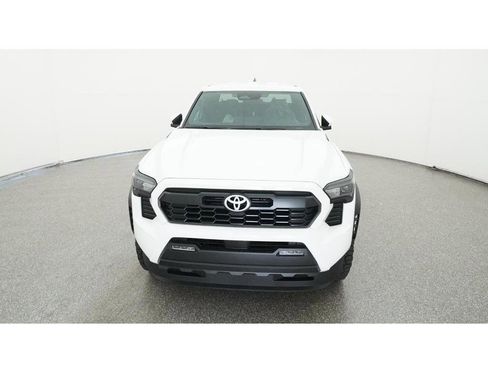 New 2025 Toyota Tacoma TRD Off-Road AWD/4WD image 15