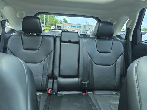 Used 2018 Ford Edge Titanium w/ Equipment Group 302A AWD/4WD image 15