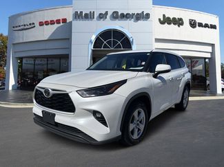 Used 2023 Toyota Highlander LE FWD video 1