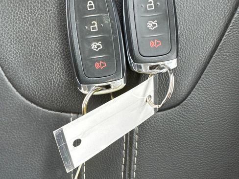 Used 2014 Ford Focus Titanium FWD image 29