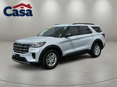 Used 2026 Ford Explorer Active w/ Active Comfort Package RWD image 1