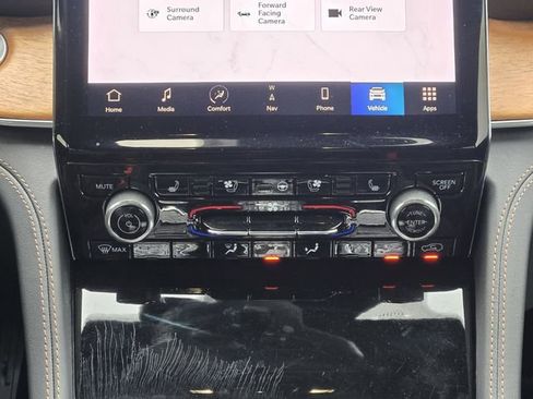 Used 2022 Jeep Grand Cherokee Summit AWD/4WD image 19