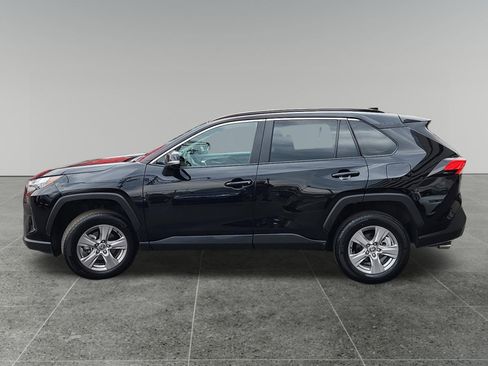 Used 2025 Toyota RAV4 XLE FWD image 4