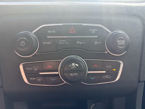 Used 2019 Dodge Charger R/T w/ Blacktop Package RWD image 35