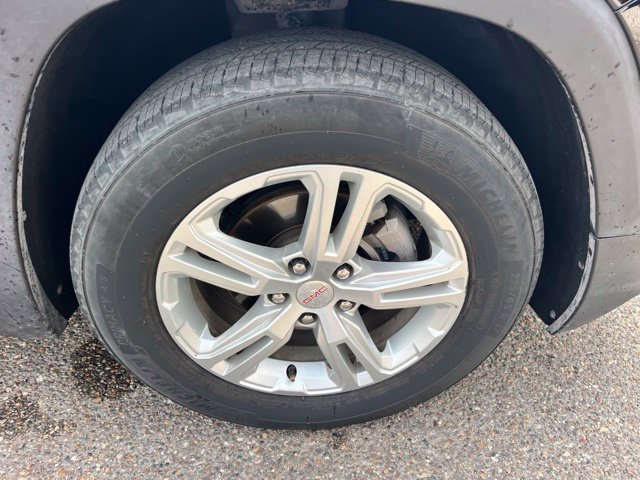 Used 2024 GMC Terrain SLE w/ LPO, Floor Liner Package FWD image 8