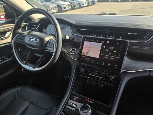 Used 2021 Jeep Grand Cherokee L Limited image 10