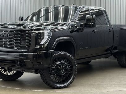 Used 2026 GMC Sierra 3500 Denali Ultimate w/ LPO, Black Badging Package