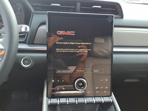 New 2026 GMC Terrain Elevation w/ Elevation Premium Package AWD/4WD image 17