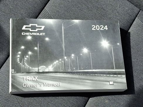 Used 2024 Chevrolet Trax LS image 26