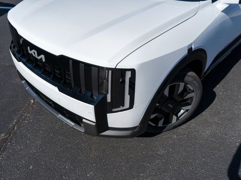 New 2027 Kia Telluride S image 2