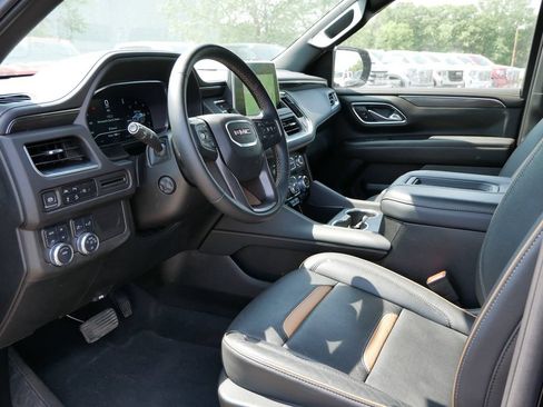 Used 2024 GMC Yukon AT4 AWD/4WD image 14