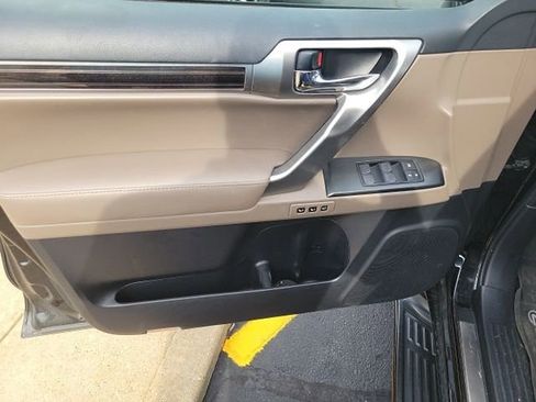 Used 2023 Lexus GX 460 Premium image 15
