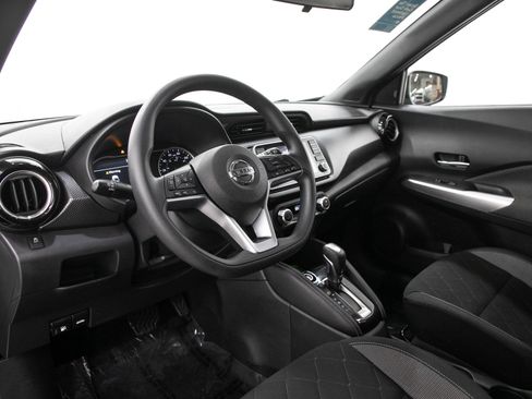 Used 2019 Nissan Kicks SV w/ Exterior Package FWD image 22