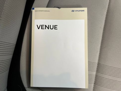 Used 2025 Hyundai Venue SEL image 26