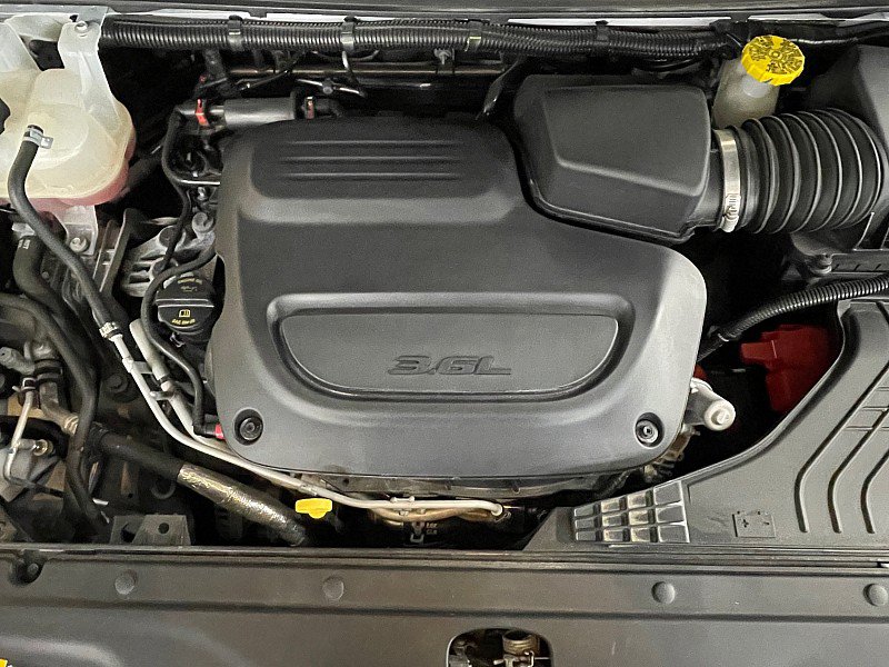 Used 2024 Chrysler Pacifica Touring-L FWD image 27