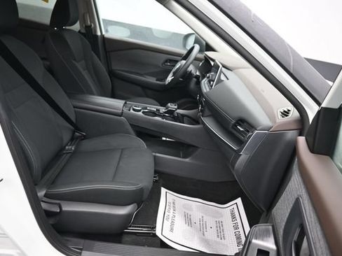 Used 2023 Nissan Rogue S AWD/4WD image 8