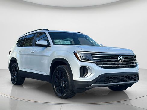 New 2026 Volkswagen Atlas SE image 7