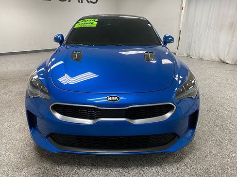 Used 2019 Kia Stinger Premium image 2