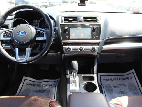Used 2017 Subaru Outback 3.6R Touring AWD/4WD image 17