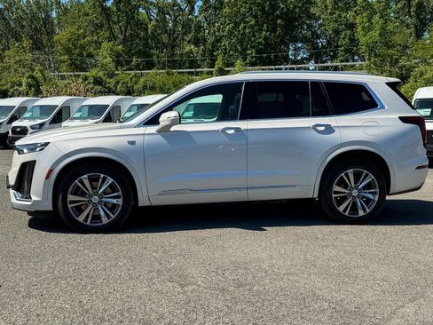 Used 2022 Cadillac XT6 Premium Luxury AWD/4WD image 6