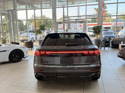 Used 2026 Audi RS Q8 performance AWD/4WD image 7