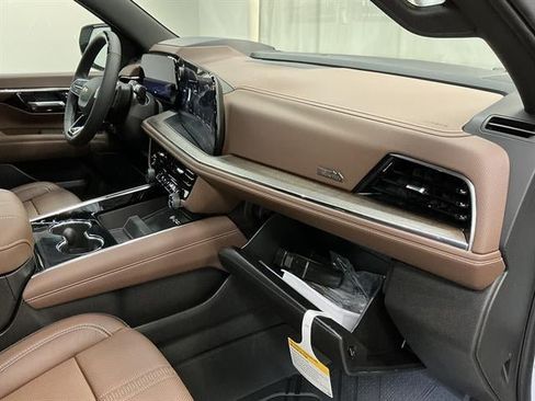 New 2026 Chevrolet Suburban High Country AWD/4WD image 43