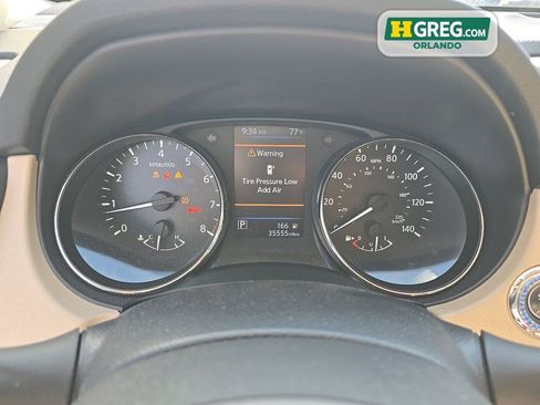 Used 2019 Nissan Rogue SV w/ Premium Package FWD image 10