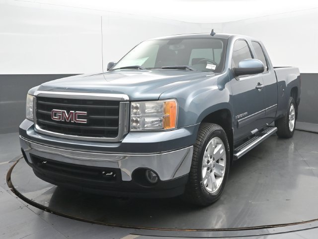 Used 2008 GMC Sierra 1500 SLT w/ SLT Preferred Package AWD/4WD image 1