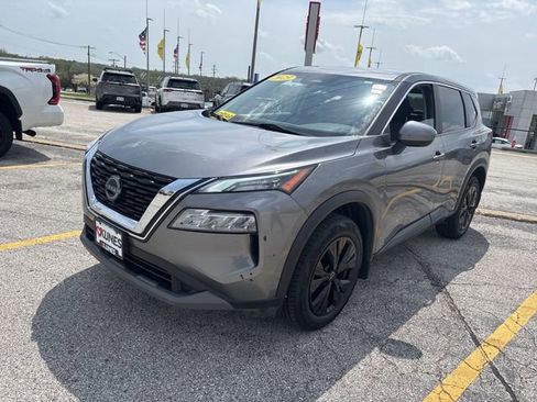 Used 2023 Nissan Rogue SV image 10