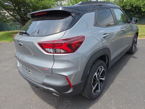 Used 2023 Chevrolet TrailBlazer RS w/ Convenience Package FWD image 3