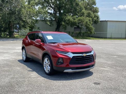 Used 2020 Chevrolet Blazer LT w/ Sound & Technology Package FWD image 2