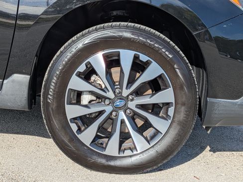 Used 2017 Subaru Outback 2.5i Limited AWD/4WD image 12