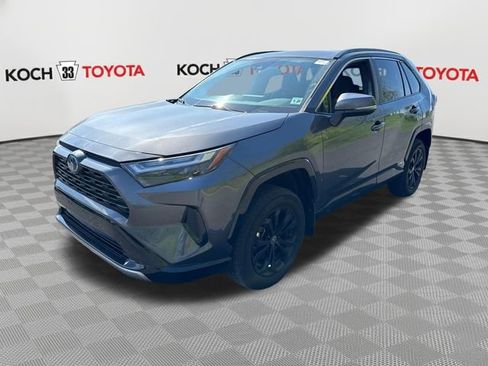Used 2024 Toyota RAV4 SE w/ Convenience Package AWD/4WD image 3