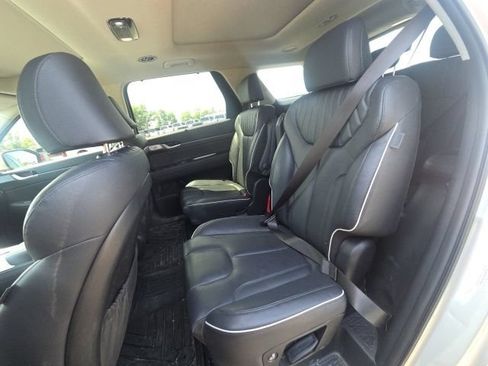 Used 2024 Hyundai Palisade Limited FWD image 19
