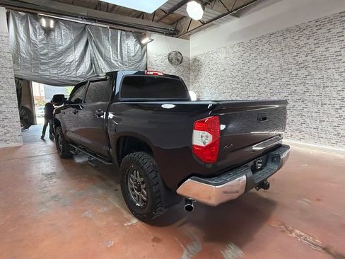 Used 2017 Toyota Tundra SR5 w/ SR5 Upgrade Package AWD/4WD image 5