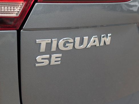 Used 2020 Volkswagen Tiguan SE w/ Panoramic Sunroof Package AWD/4WD image 13
