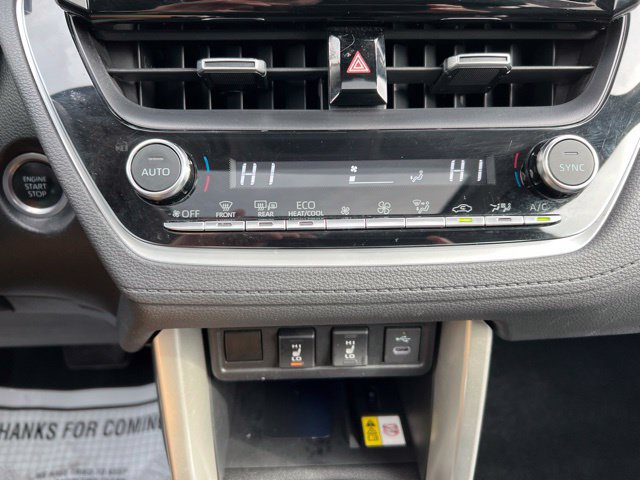 Used 2023 Toyota Corolla Cross XLE w/ Convenience Package AWD/4WD image 17