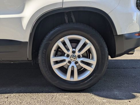 Used 2017 Volkswagen Tiguan S image 6