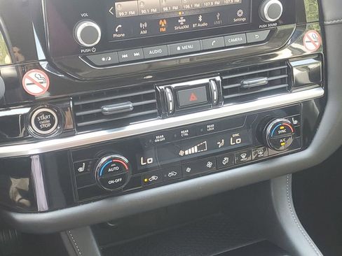 Used 2024 Nissan Pathfinder SV image 22