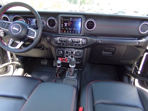 Used 2023 Jeep Gladiator Rubicon AWD/4WD image 31