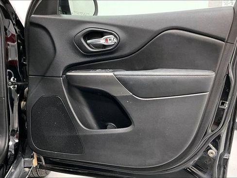 Used 2020 Jeep Cherokee Limited image 22