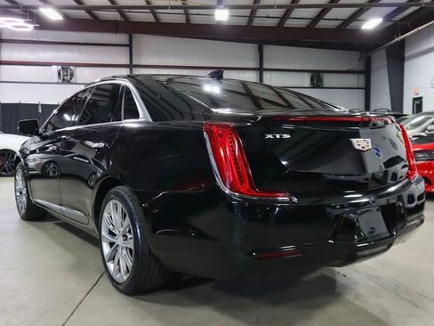 Used 2018 Cadillac XTS w/ Rear Seat Comfort Package image 14
