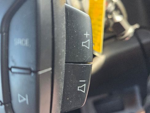 Used 2014 GMC Yukon SLE image 20