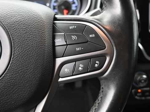 Used 2019 Jeep Cherokee Limited w/ Luxury Group AWD/4WD image 23